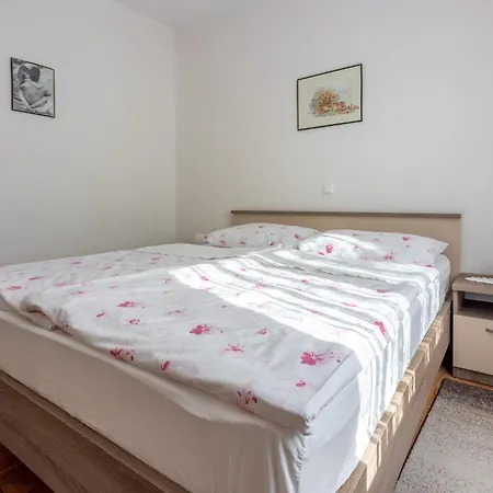 Stipancic Apartment *